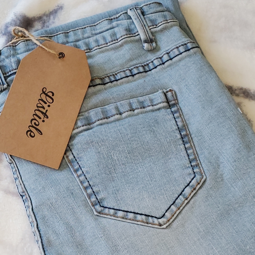 Listicle Denim Jeans - Picture 12 of 12